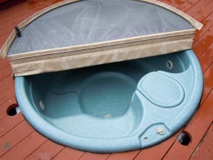 Flat spa hot tub cover